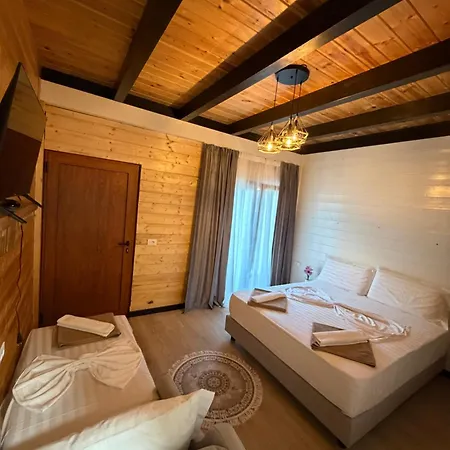 Bujtina Streha E Bjeshkeve Vendégház